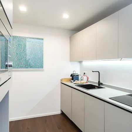 Appartement 4 Posti Letto In Centro Storico, A Pochi Minuti A Piedi Dall'acquario E La Stazione Principe *